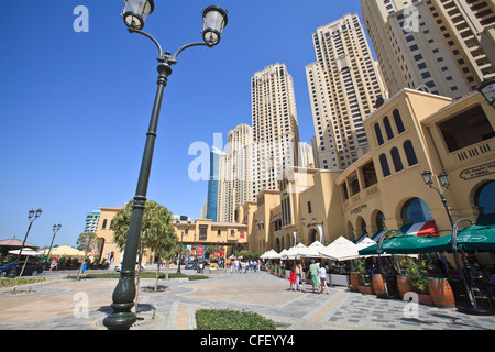 Die Wanderung am Jumeirah Beach Residence, Dubai Marina, Dubai, Vereinigte Arabische Emirate, Naher Osten Stockfoto