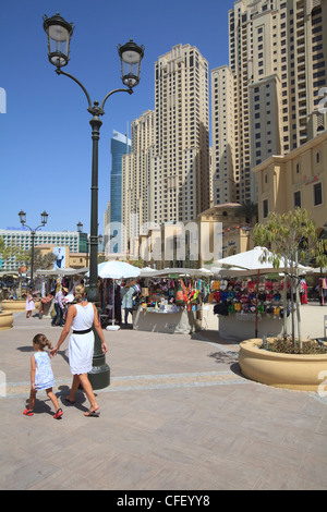 Die Wanderung am Jumeirah Beach Residence, Dubai Marina, Dubai, Vereinigte Arabische Emirate, Naher Osten Stockfoto