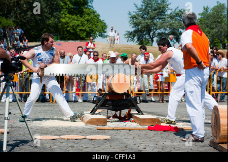 Ländlichen Sport, Plaza de Los Fueros (Tribunale Quadrat), San Fermin Festival, Pamplona, Navarra (Navarra), Spanien, Europa Stockfoto