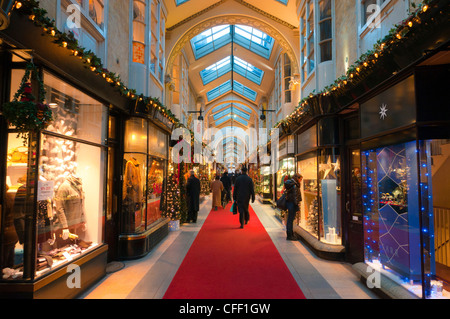 Burlington Arcade an Weihnachten, Piccadilly, London, England, Vereinigtes Königreich, Europa Stockfoto