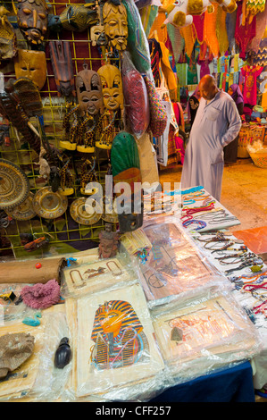 Altstadt-Souk, Aswan, Oberägypten, Ägypten, Nordafrika, Afrika Stockfoto