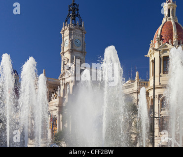 Brunnen vor dem Rathaus Platz de l'Ajuntament, Valencia, Spanien, Europa Stockfoto