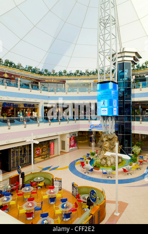 Marina Mall, Abu Dhabi, Vereinigte Arabische Emirate, Naher Osten Stockfoto