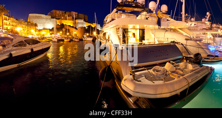 Teuren Yachten im Hafen, Calvi, Korsika, Frankreich Stockfoto