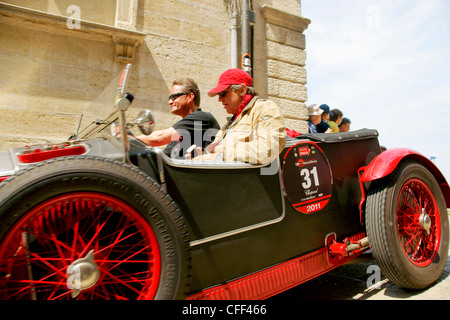 Oldtimer in der alten Stadt, San Marino, Italien, Europa Stockfoto