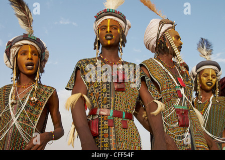 Wodaabe (Bororo) Männer, eine allgemeine Wiedervereinigung westafrikanischen Wodaabe Peuls (Bororo Peul), Niger Stockfoto