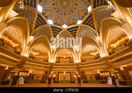 Atrium Hotel Emirates Palace, Abu Dhabi, Vereinigte Arabische Emirate Stockfoto