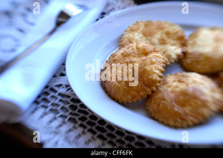 Pasteten auf einer Platte in einem Restaurant, Bruneck, Val Pusteria, Alto Adige, Südtirol, Italien, Europa Stockfoto