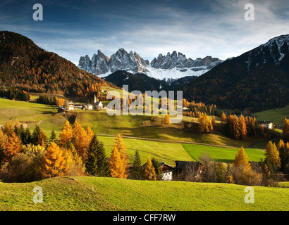 Villnösser und Geissler Spitzen im Herbst, Valle Isarco, Alto Adige, Südtirol, Italien Stockfoto