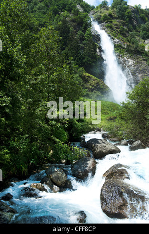 Partschins Wasserfall im Sonnenlicht, Partschins, Vinschgau, Südtirol, Alto Adige, Italien, Europa Stockfoto