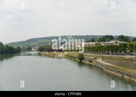 Das erste Wort amerikanischen Aisne Marne Mahnmal von der Brücke in Frankreich Chateau Thierry Stockfoto