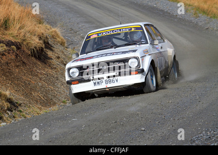 Ein Rallye-Auto auf der Pikes Peak-Bühne (Cefn Croes) während der Mid-Wales-Phasen Stockfoto