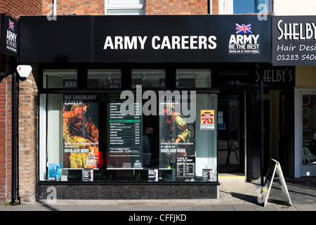 Armee-Karrieren-Büro in der Stadt Zentrum, Burton-nach-Trent, Staffordshire, England, UK Stockfoto