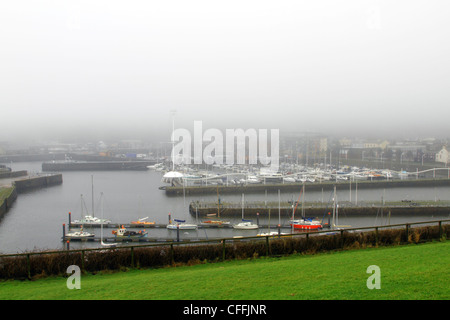 Nebligen Bild vom Hafen von Whitehaven, Cumbria, England UK Stockfoto