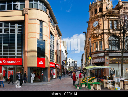 Geschäfte an der Kreuzung der High Street und lange Reihe in der Stadt Zentrum, Nottingham, Nottinghamshire, England, UK Stockfoto