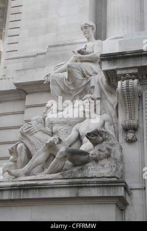 Harold Parker Statue auf Australia House, Strand, London WC2 Stockfoto