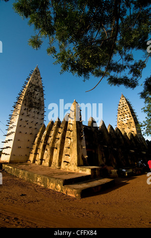 Die Sahel-Stil-Moschee in Bobo Dioulasso in Burkina Faso. Stockfoto