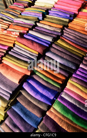 Thailand, Bangkok, Seide Shop Detail am Chatuchak Weekend Market Stockfoto