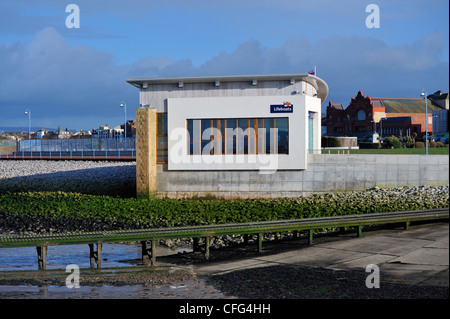 Royal National Lifeboat Institution Station. Schiffsantrieb Central, Morecambe, Lancashire, England, Vereinigtes Königreich, Europa. Stockfoto