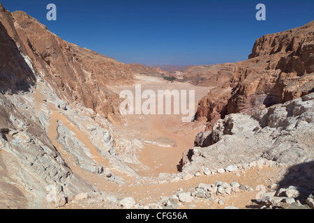 Blick auf ein Wadi in der Wüste Sinai, Ägypten Stockfoto