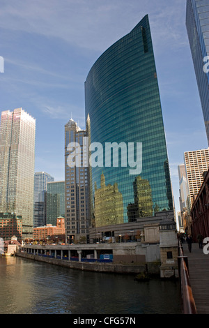 333 West Wacker Drive, Chicago aus der Lake Street Bridge Stockfoto