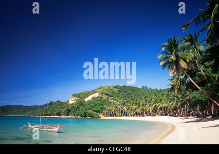 Philippinen, Palawan, Bacuit Bay, El Nido, tropischen Strand-Szene Stockfoto