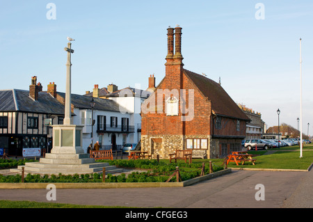 17. Jahrhundert Moot Hall in der malerischen Stadt Aldeburgh, Suffolk, England im Jahre 1650 gebaut. Stockfoto