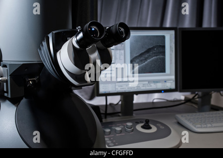 Feldemission Mikroskop mit Schnittstelle. Stockfoto