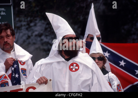 Mitgliedern des Ku Klux Klan auf einer Kundgebung in New York City gehalten Stockfoto