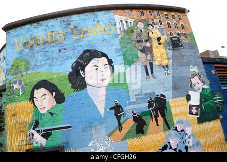 Wandbild zur Erinnerung an den zweiten Weltkrieg Französisch-britischen Geheimagenten Violette Szabo, Stockwell, London, England Stockfoto