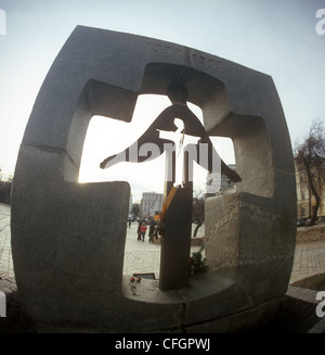 "Für die Millionen von Ukrainern - Opfer des Völkermords an-den Hunger von 1932-33' Denkmal. Kiew, Ukraine. Stockfoto