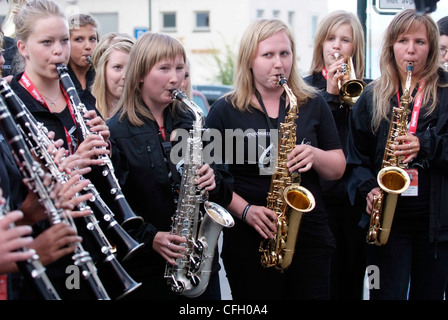 Norwegen MOLDE junge jazz-Musiker führen im Freien während der jährlichen Jazzfestival in Molde Stockfoto