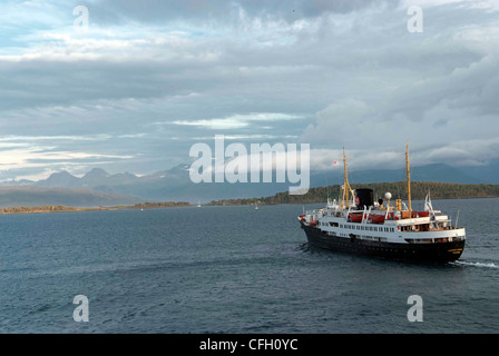 Norwegen Molde klassischen Hurtigruten Schiffes Nordstjernen gegen das Molde-Panorama Stockfoto