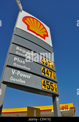 März 2012 anmelden Shell Gas Station Preise pro Gallone in Kalifornien Stockfoto