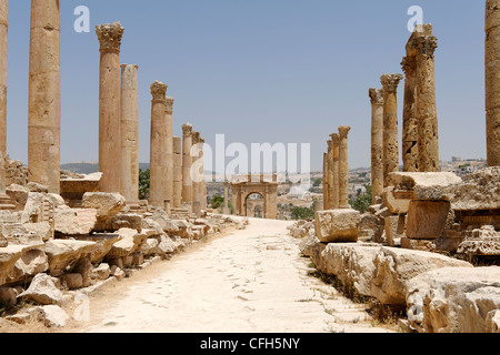 Jerash. Jordanien. Blick von Norden entlang Abschnitt der Säulenstraße oder Cardo Maximus die Hauptverkehrsader ist von der Stockfoto