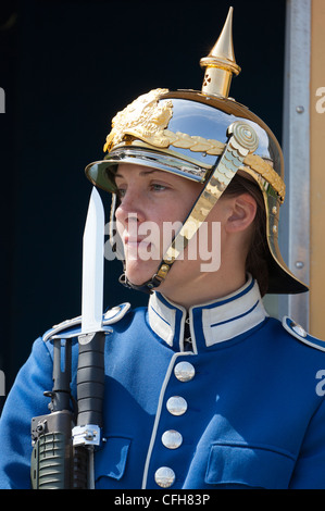 Frau Wachablösung vor dem königlichen Palast, Stockholm 13 Stockfoto