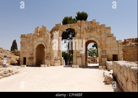 Jerash. Jordanien. Rückansicht des Südtor von 130 n. Chr. datiert und fungierte als einer der vier Eingänge entlang der Stadt Stockfoto