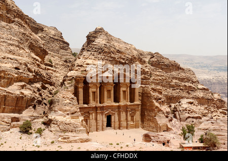 Jordanien. Herrlichem Blick auf das legendäre Kloster ist das meisten ehrfurchtgebietenden Denkmal am alten stieg rote Stadt Petra. Stockfoto