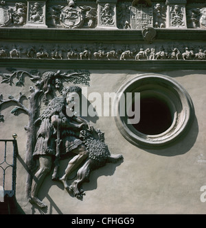 Zwölf Arbeiten des Herkules. Zuerst Arbeit: die Nemeischen Löwen zu töten und ihre Haut zu nehmen. Rathaus. Tarazona. Aragon. Spanien. Stockfoto