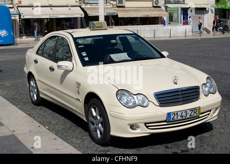 Taxi, in der Nähe von Rossio Platz, Lissabon, Lissabon Stockfoto