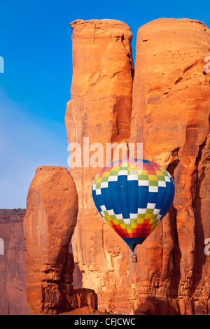 Heißluftballonfestival im Monument Valley, Arizona, USA Stockfoto