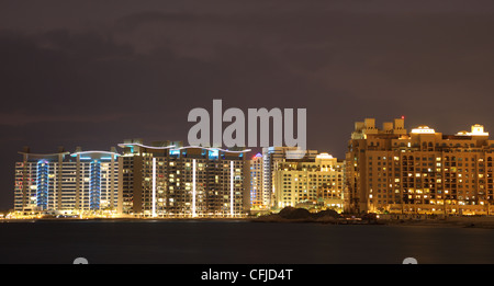 Wohngebäude auf der Palm Jumeirah, Dubai Stockfoto