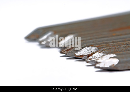 alten Nagel auf weißem Hintergrund Stockfoto