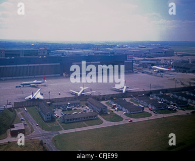 British Airways Kleiderbügel am Heathrow Airport London (1978) Stockfoto