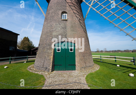 unteren Teil des holländischen Windmühle in Gorssele, Niederlande Stockfoto