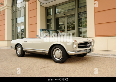 1963 Mercedes-Benz 230SL Stockfoto