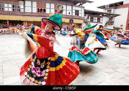 Mönche, die traditionellen schwarzen Hut Tanz, Wangdue Phodrang (Wangdi), Bhutan, Asien Stockfoto