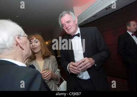 Ehemalige Wales Rugby-Kapitän Mervyn Davies auch bekannt als Merv Schlenker beim Ray Gravell Dinner in Llanelli im Jahr 2007. Stockfoto