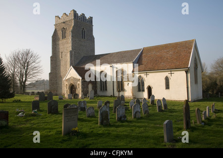 Dorf-Pfarrkirche St. Peter, Cretingham, Suffolk, England Stockfoto