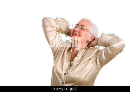 Fröhliche entspannte senior Frau dehnen, isolierten auf weißen Hintergrund. Stockfoto
